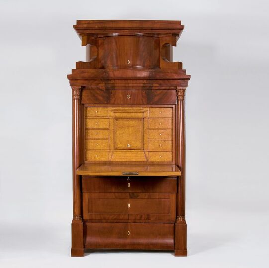 Großer Biedermeier-Schreibschrank