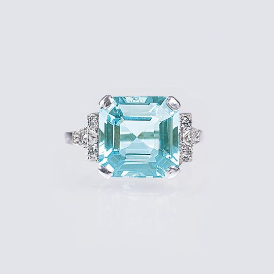 An Art-déco Aquamarine Ring with Diamonds