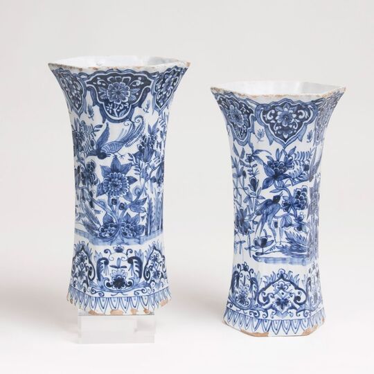 Paar Delfter Stangenvasen mit Blau-weiß Dekor
