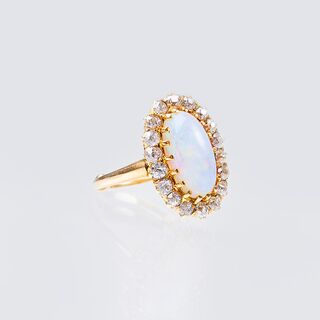 Opal-Ring mit Altschliffdiamanten