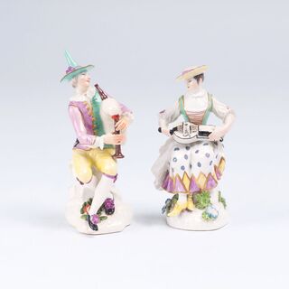 Johann Joachim Kaendler - Harlekin mit Dudelsack und Mädchen mit Leier und Hut Harlekin mit Dudelsack und Mädchen mit Leier und Hut