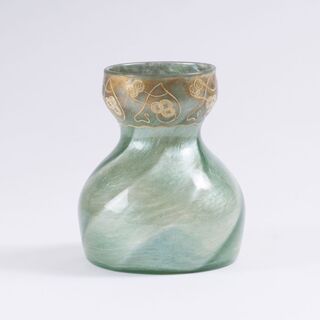 A Vase 'Melusin, twisted'