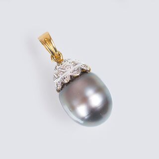 A Tahiti Pearl Pendant with Diamonds