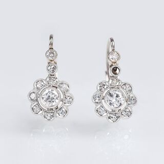 A Pair of petite Diamond Earpendants