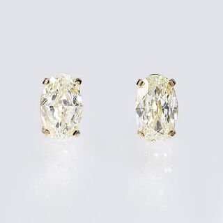 Paar Fancy Diamant Solitär-Ohrstecker