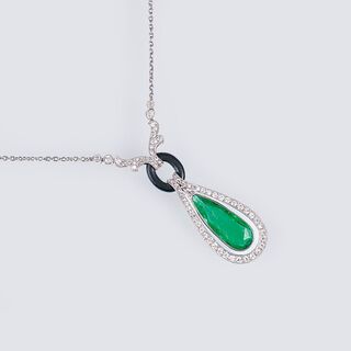 A fine Art-déco Emerald Diamond Necklace