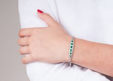 A highquality Art-déco Emerald Diamond Bracelet - image 3