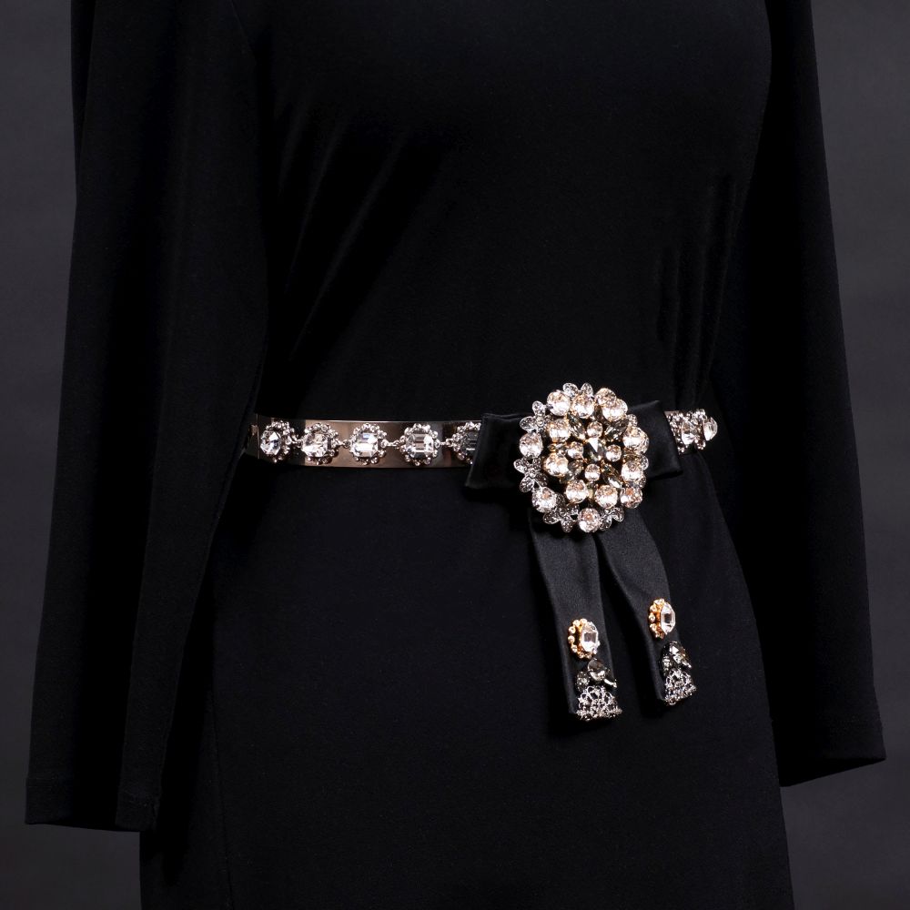 A Chain Belt with Swarovski Crystals 'Cintura Fiocco'