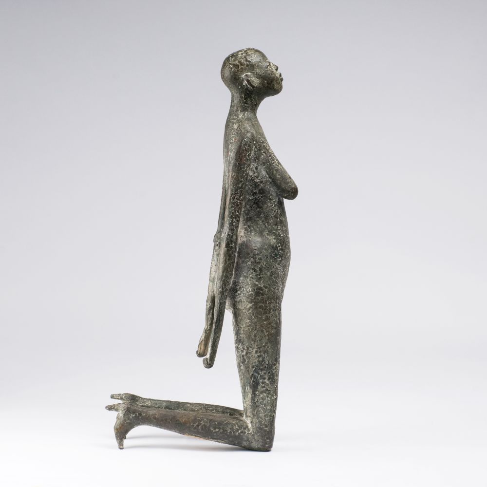 Kneeling Female - image 5