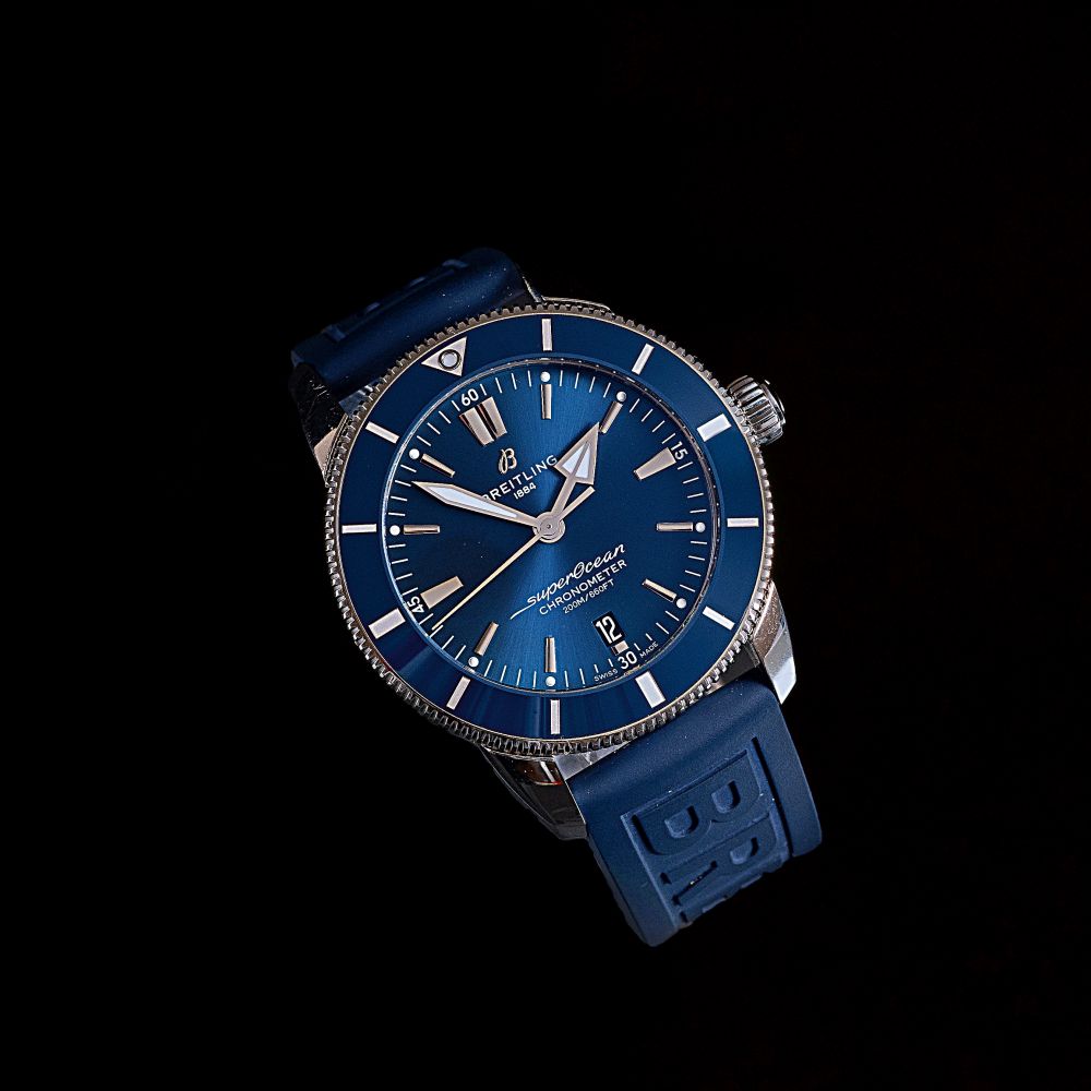 A Gentlemen's Wristwatch SuperOcean Heritage II B20