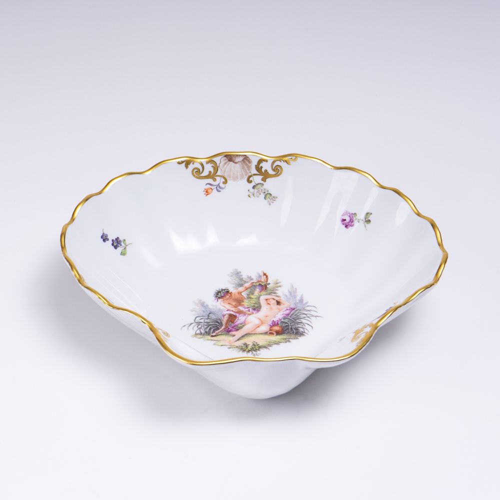 Muschelschale mit Satyr und Nymphe Muschelschale mit Satyr und Nymphe