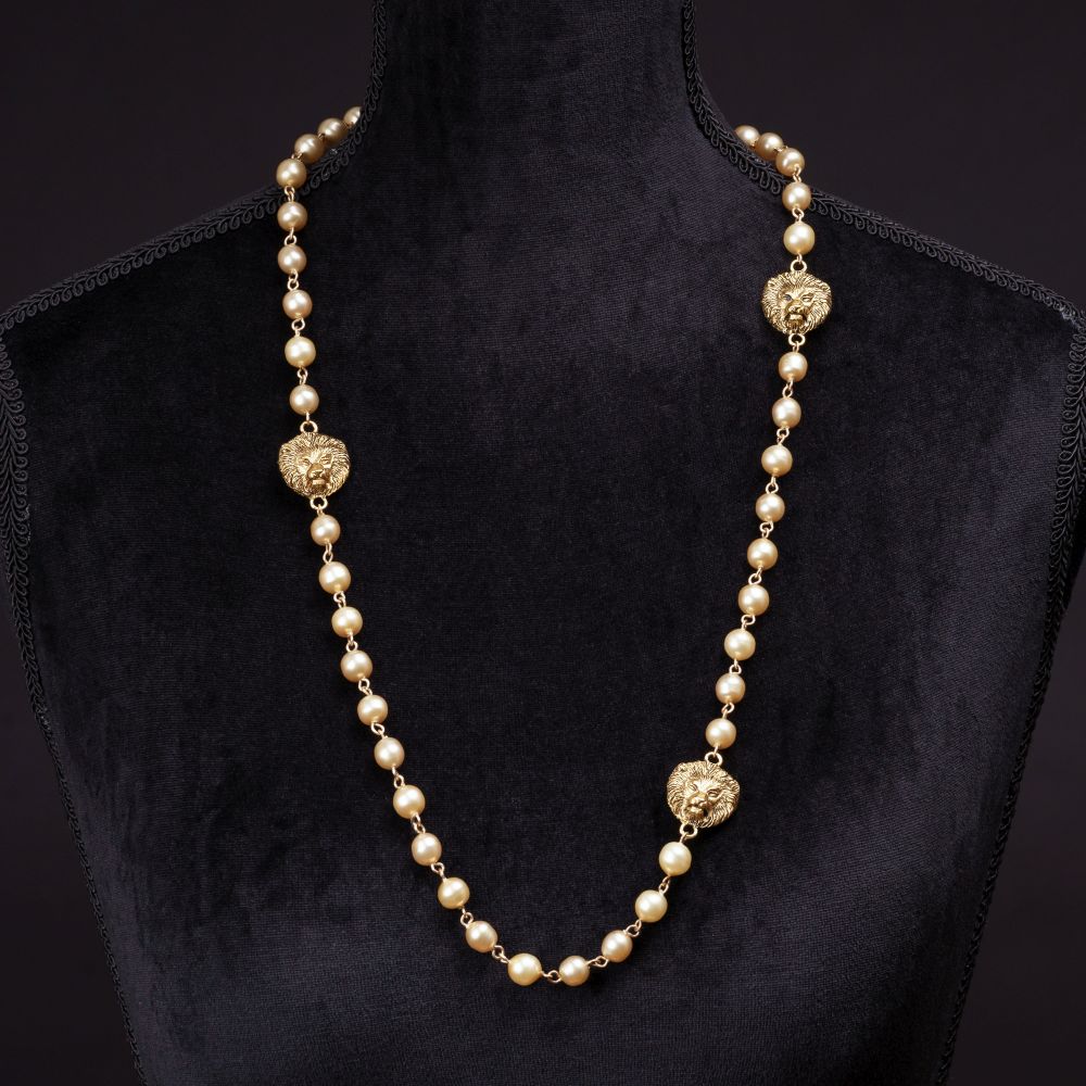 An Elegant Necklace 'Lions'