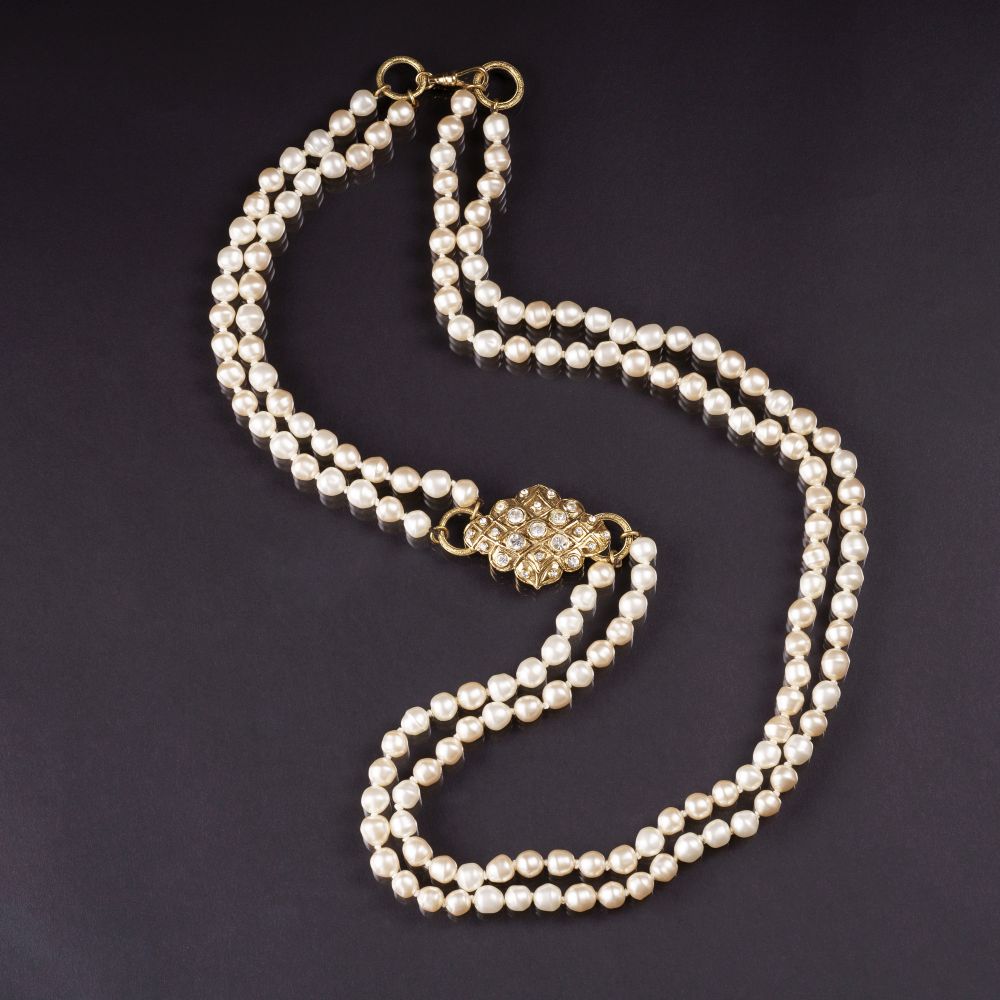 Zweireihiges Faux Pearls Collier mit Kristallblatt - Bild 3