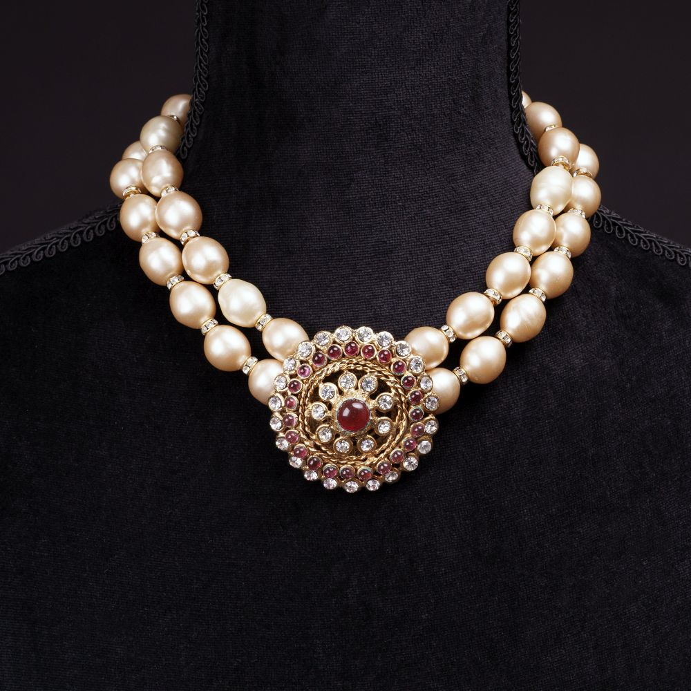 Zweireihiges Faux Pearl Collier mit Anhänger