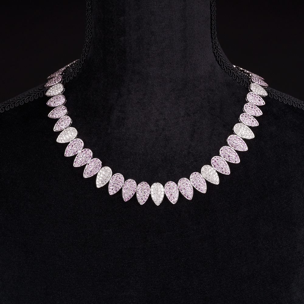 Farbfeines Diamant-Collier mit Pink-Saphiren - Bild 2