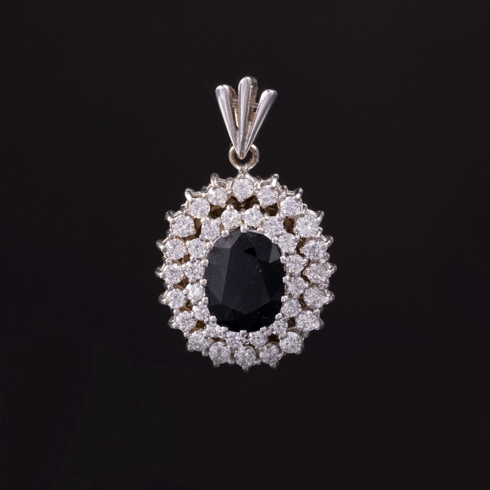 A Sapphire Diamond Pendant