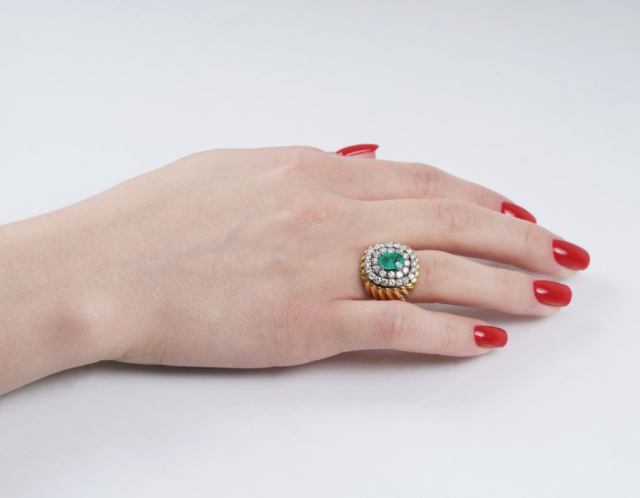 Großer Smaragd-Brillant-Ring - Bild 2
