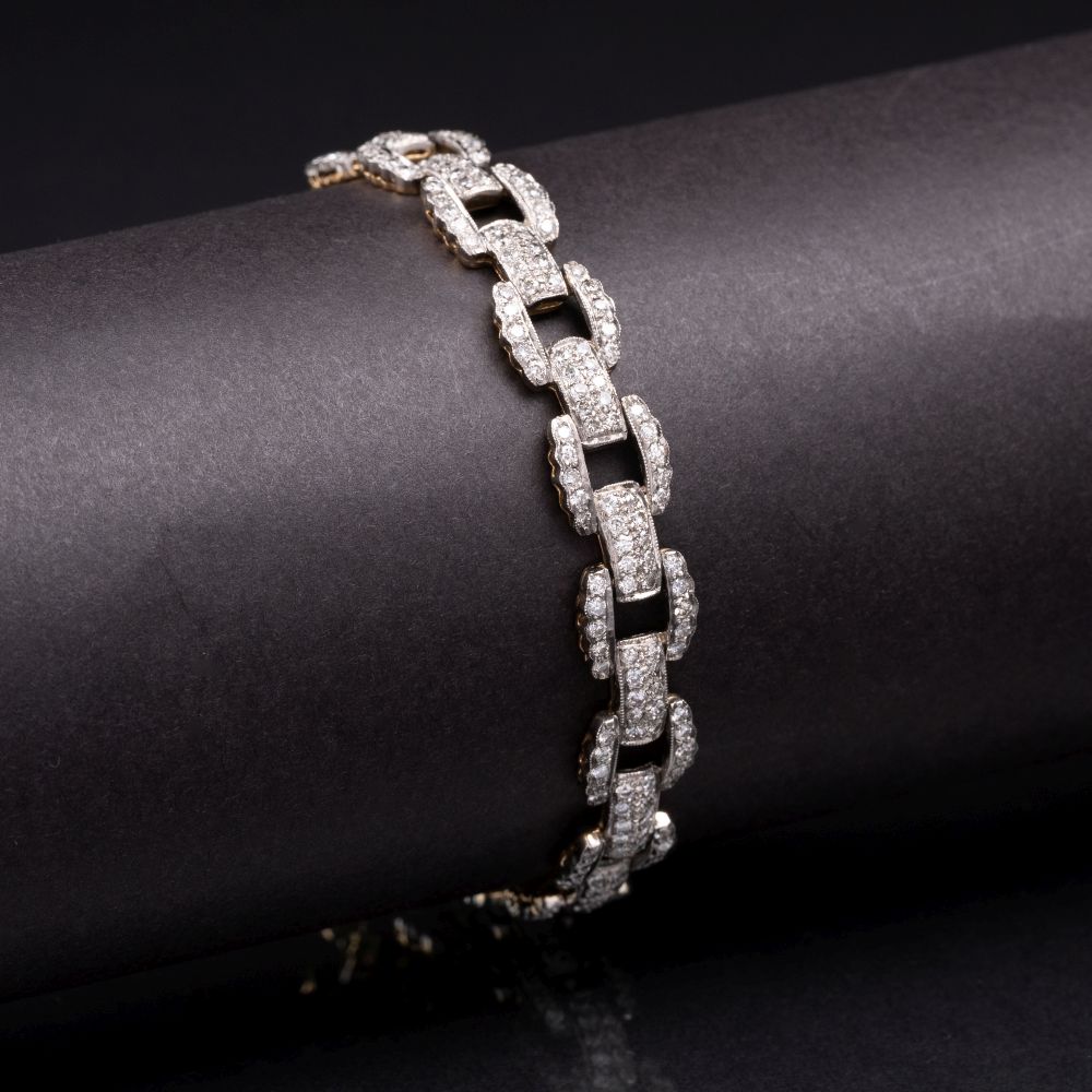 An Art-déco Diamond Bracelet