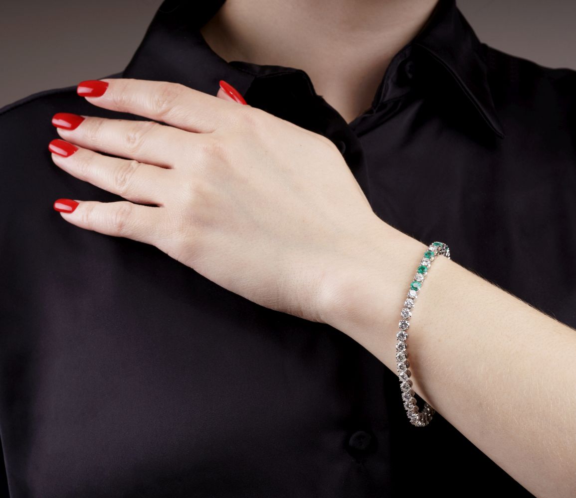 A highcarat Emerald Diamond Bracelet - image 2