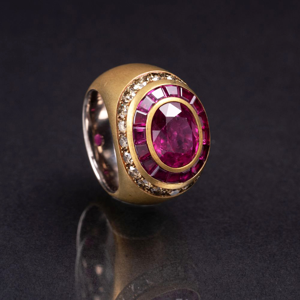 An extraordinary Ruby Fancy Diamond Ring
