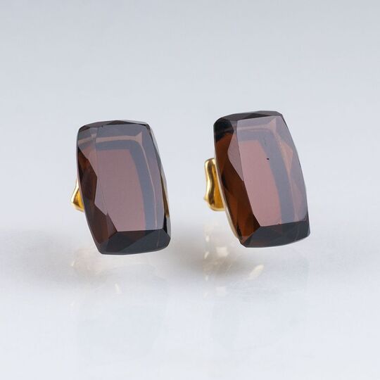 A Pair of Smoky Quartz Earstuds