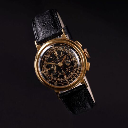 A Gentlemen's Wristwatch Chronograph