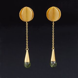 A Pair of long Earpendants with Tourmaline Pampel