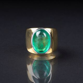 An Emerald Goldring