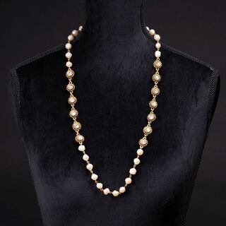Faux Pearls Kette mit Kristallen
