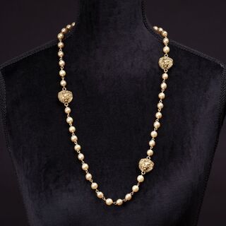 An Elegant Necklace 'Lions'