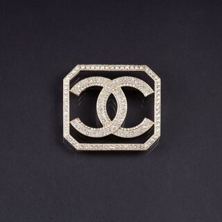 An Icon Brooch CC with Strass