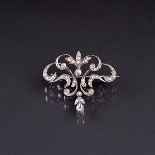 A petite Art Nouveau Diamond Brooch