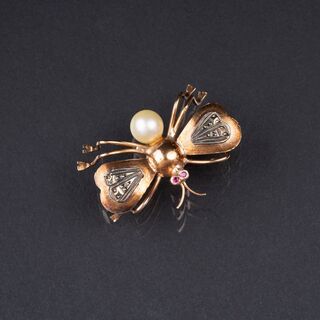 A Miniature Brooch 'Fly'