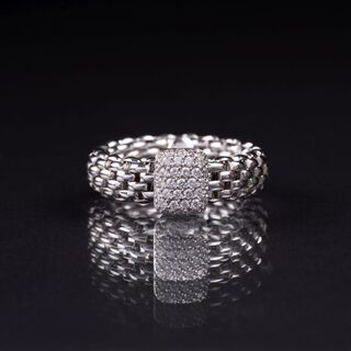 A Flexi Diamond Ring