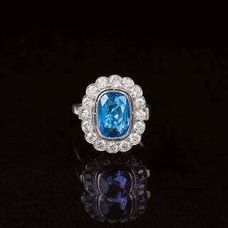A Diamond Ring with Natural Sapphire