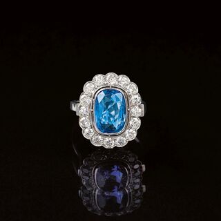 A Diamond Ring with Natural Sapphire