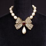 A Faux Pearl Necklace with Large Crystal-Bow - image 1