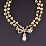 Zweireihiges Collier mit Strass-Schleife und Faux Pearl - Bild 2