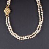 A Faux Pearls Necklace with Crystal-Leaf - image 2