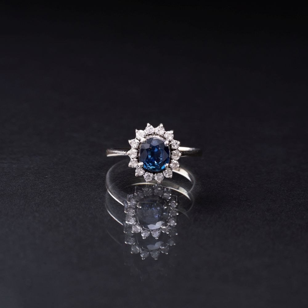 A petite Sapphire Diamond Ring - image 3