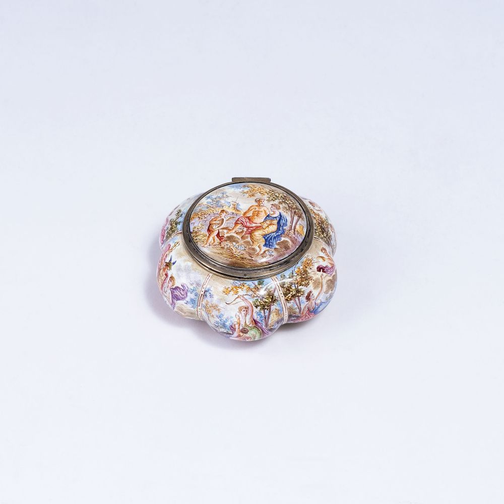 A Fine Enamelled Snuff Box with Mythological Scenes - image 2