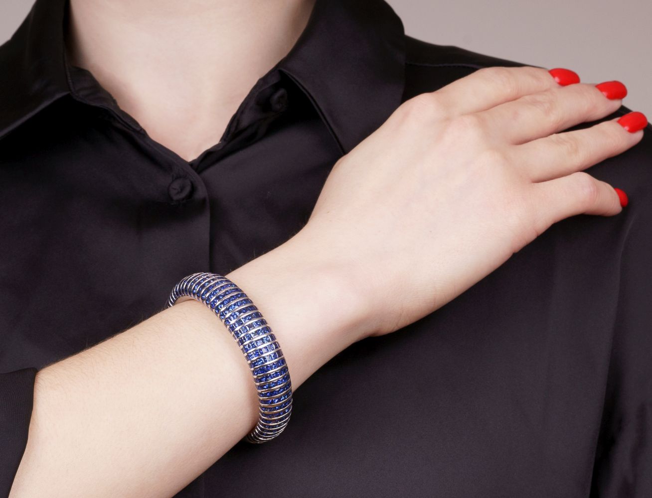 A highcarat Sapphire Bangle Bracelet - image 3