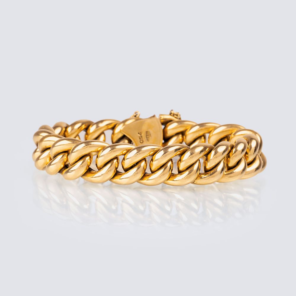 A  Gold Tank Chain Bracelet