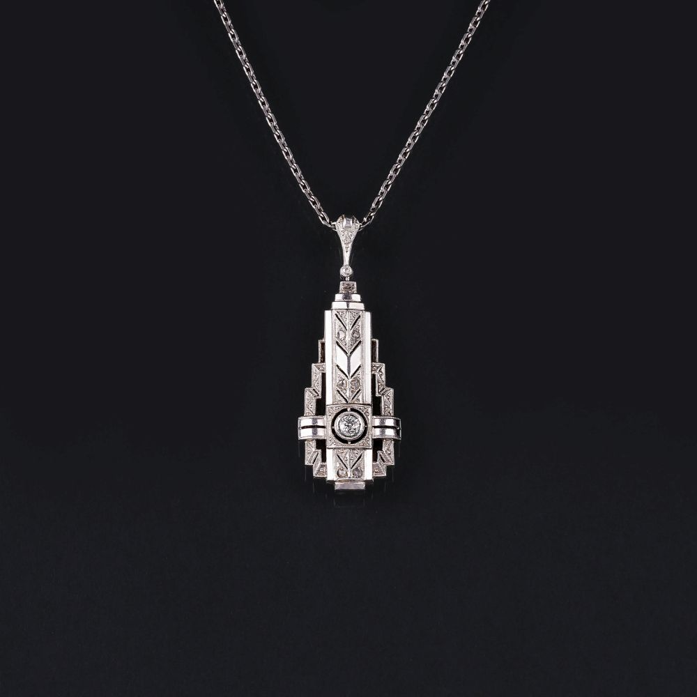 An Art-déco Pendant with Old Cut Diamond