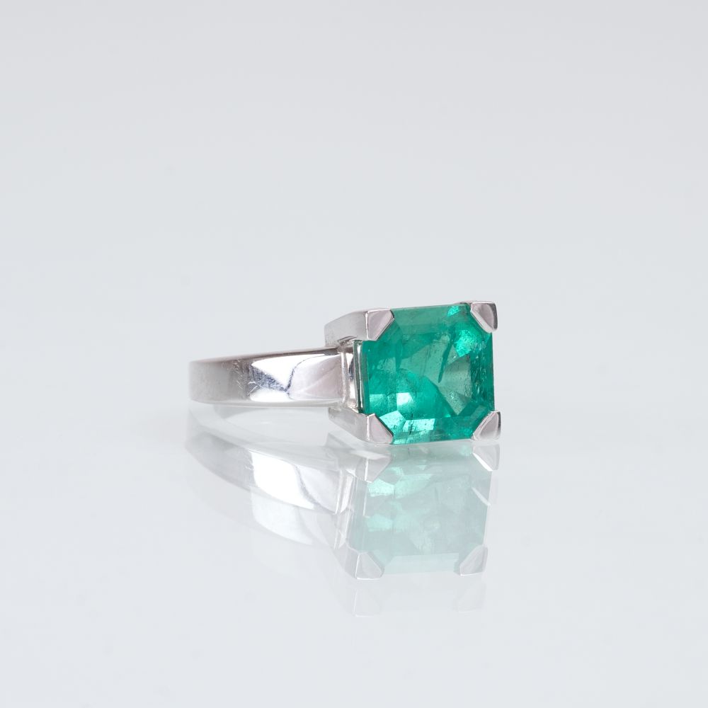 A colourful Emerald Ring - image 2