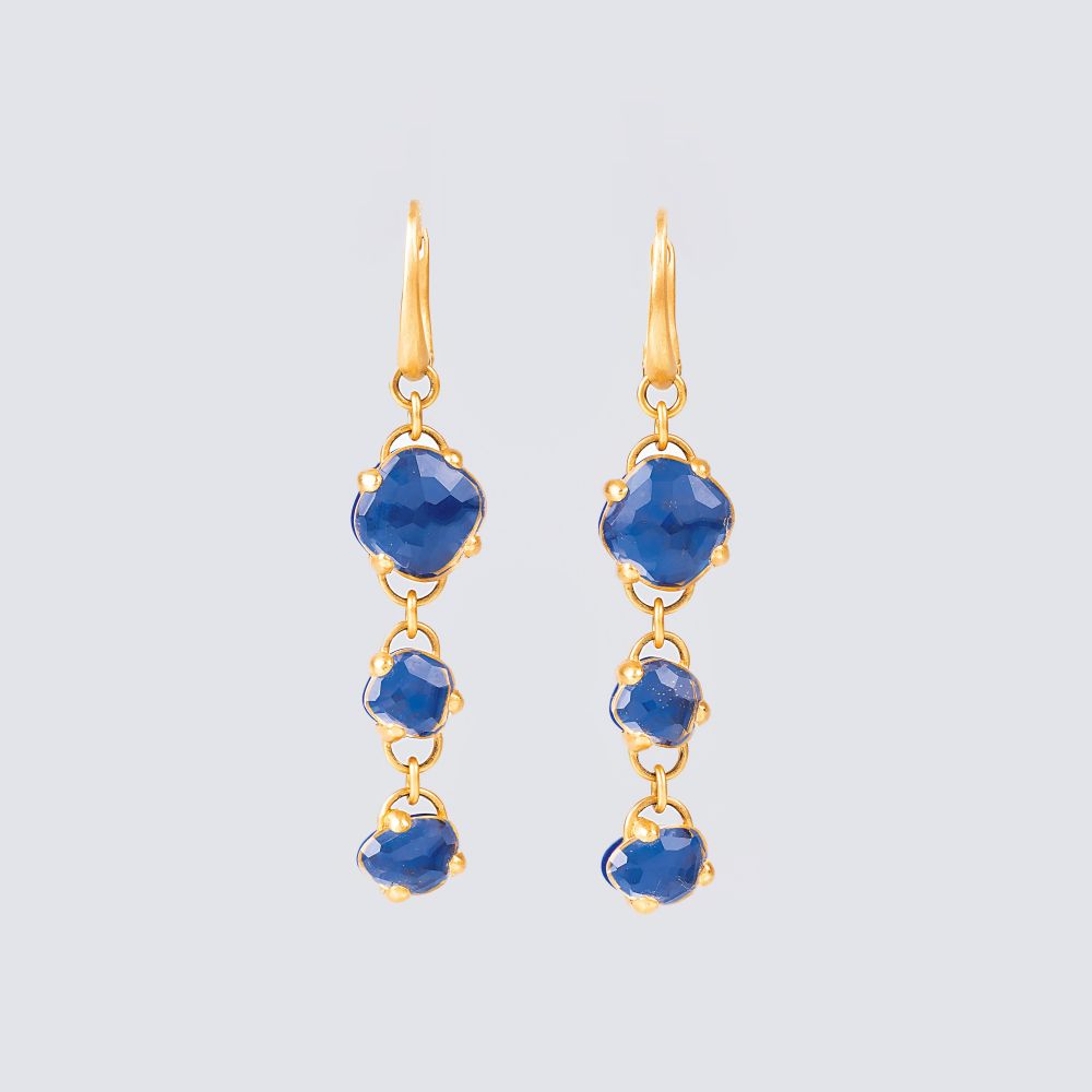 A Pair of Earpendants with Lapis Lazuli and Quartz 'Capri'