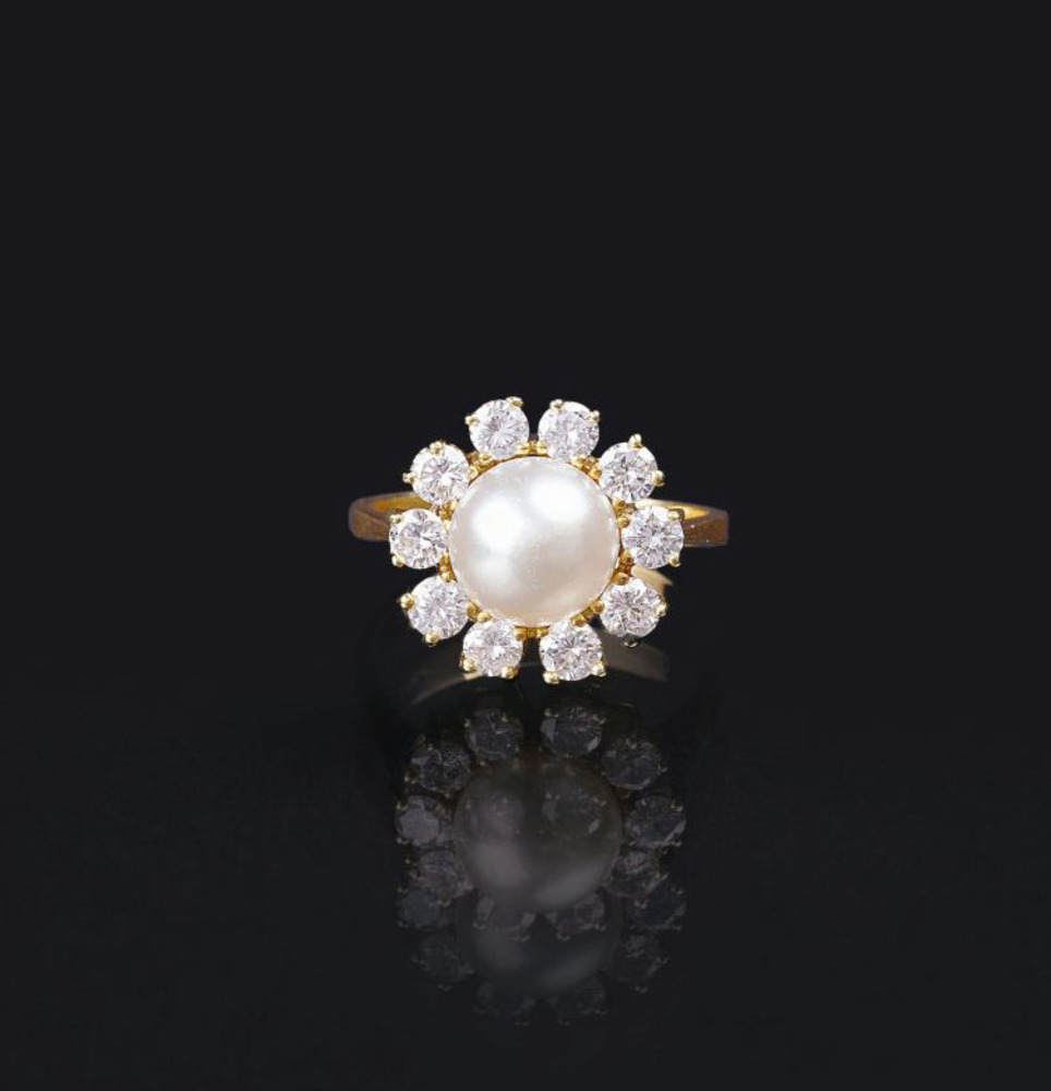 A Pearl Diamond Ring