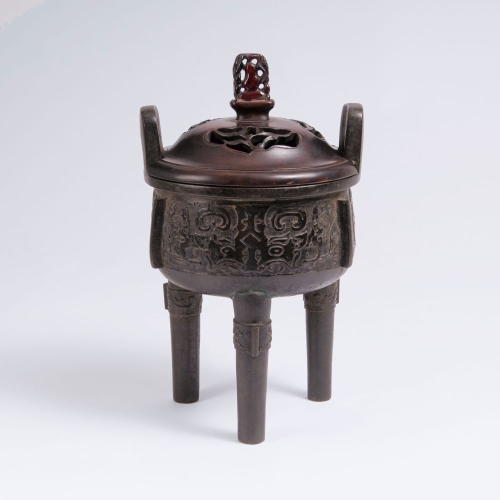 Bronze Ding-Gefäß Bronze Ding-Gefäß