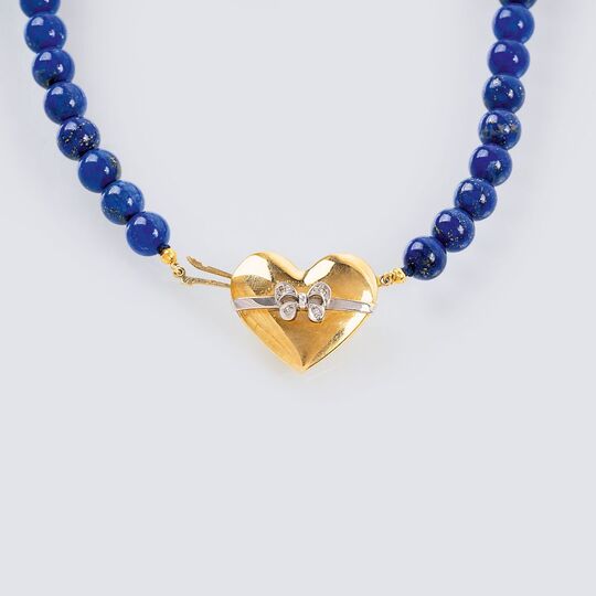 A Lapis Lazuli Necklace with golden Heart Clasp
