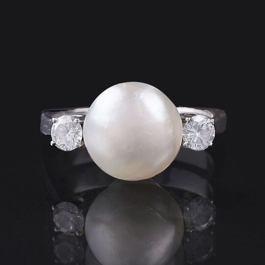 A Pearl Diamond Ring